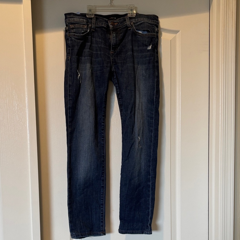 Women’s Straight Blue Jeans